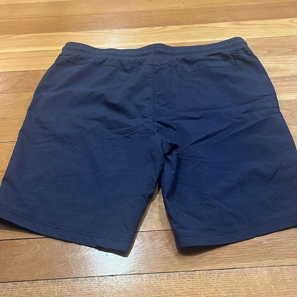 Hollywood the jean people men shorts size XXL.